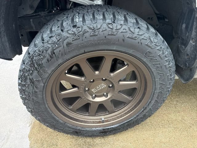 Used 2016 Toyota 4Runner SR5 AWD/4WD image 2