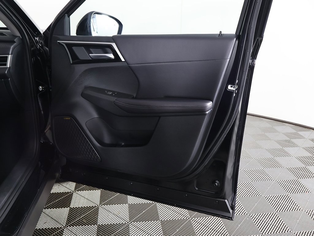 New 2025 Mitsubishi Outlander SE image 26