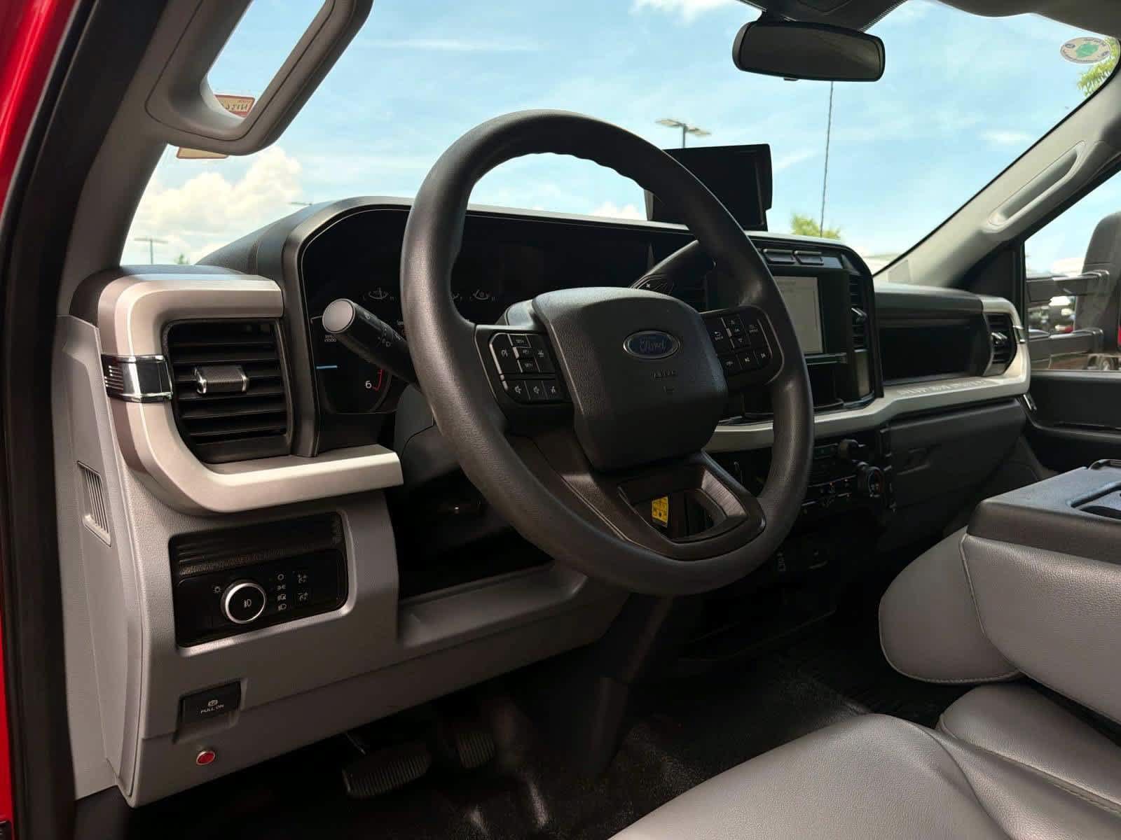 Used 2024 Ford F550 4x4 Regular Cab Super Duty image 10