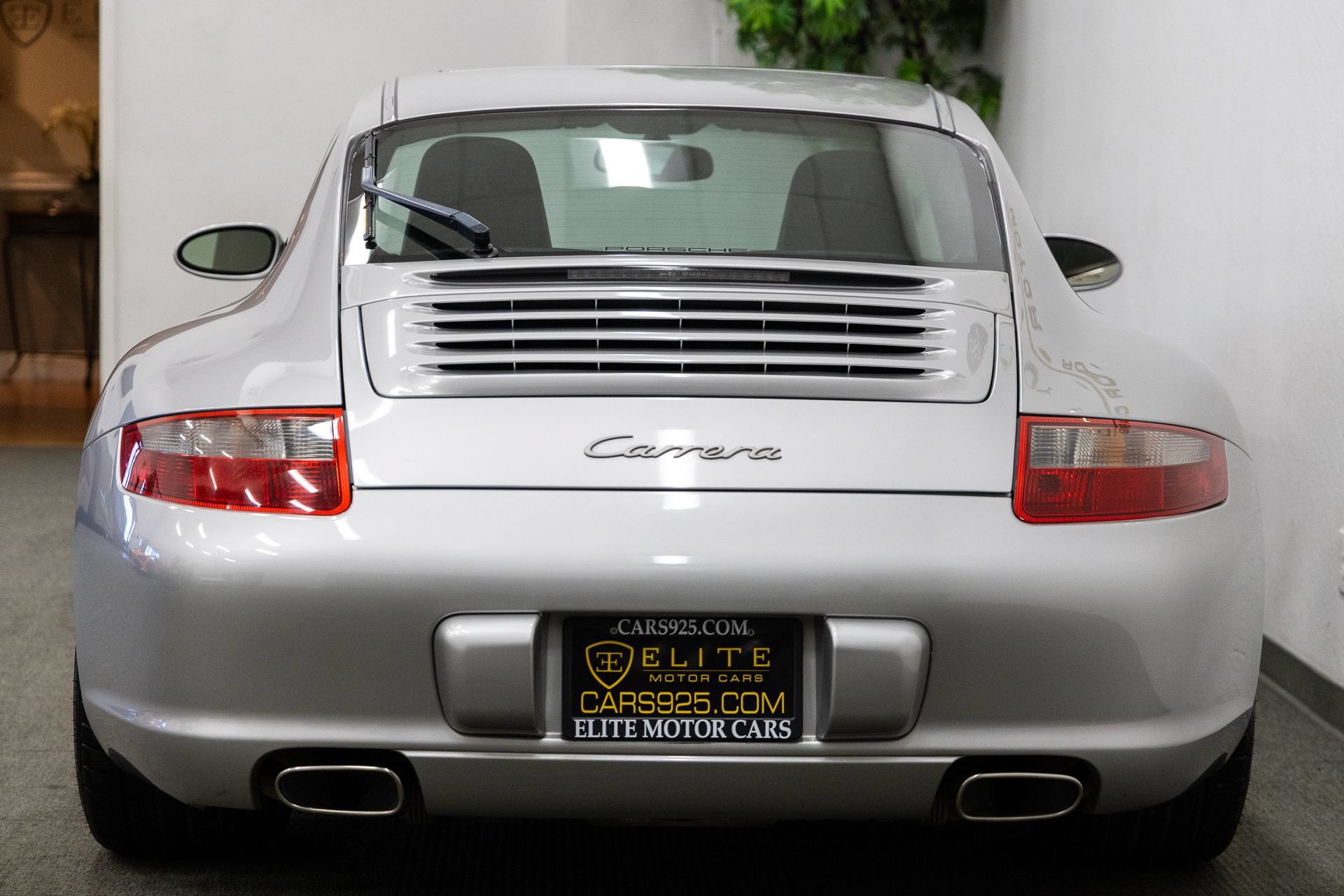 Used 2005 Porsche 911 Carrera RWD image 4