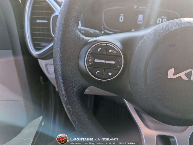 Used 2023 Kia Soul LX w/ LX Technology Package image 16