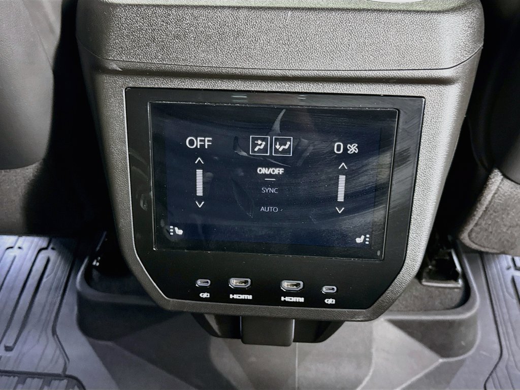 Used 2026 GMC Yukon XL Denali Ultimate AWD/4WD image 27