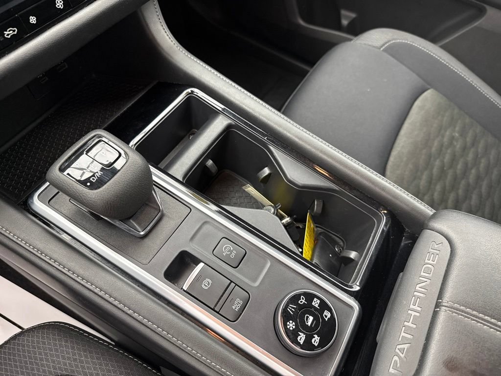 Used 2024 Nissan Pathfinder SV AWD/4WD image 21