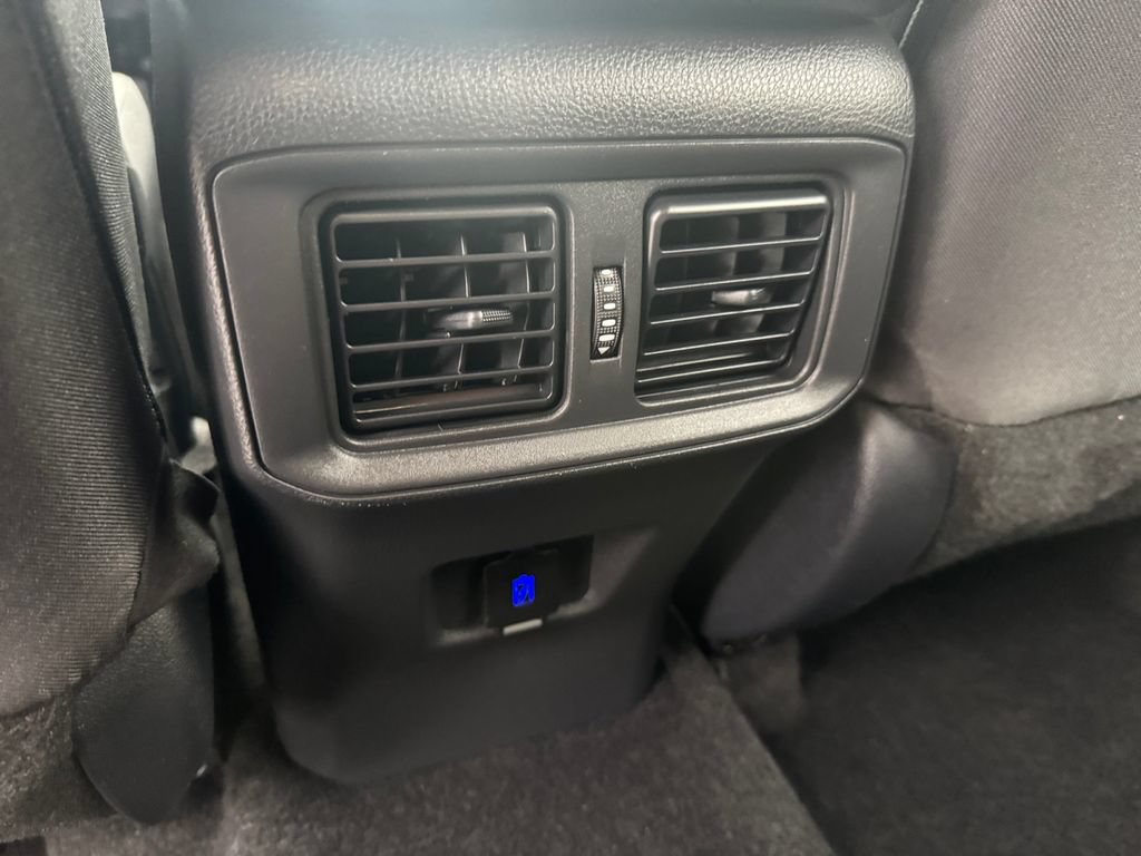 Used 2025 Toyota RAV4 LE AWD/4WD image 19