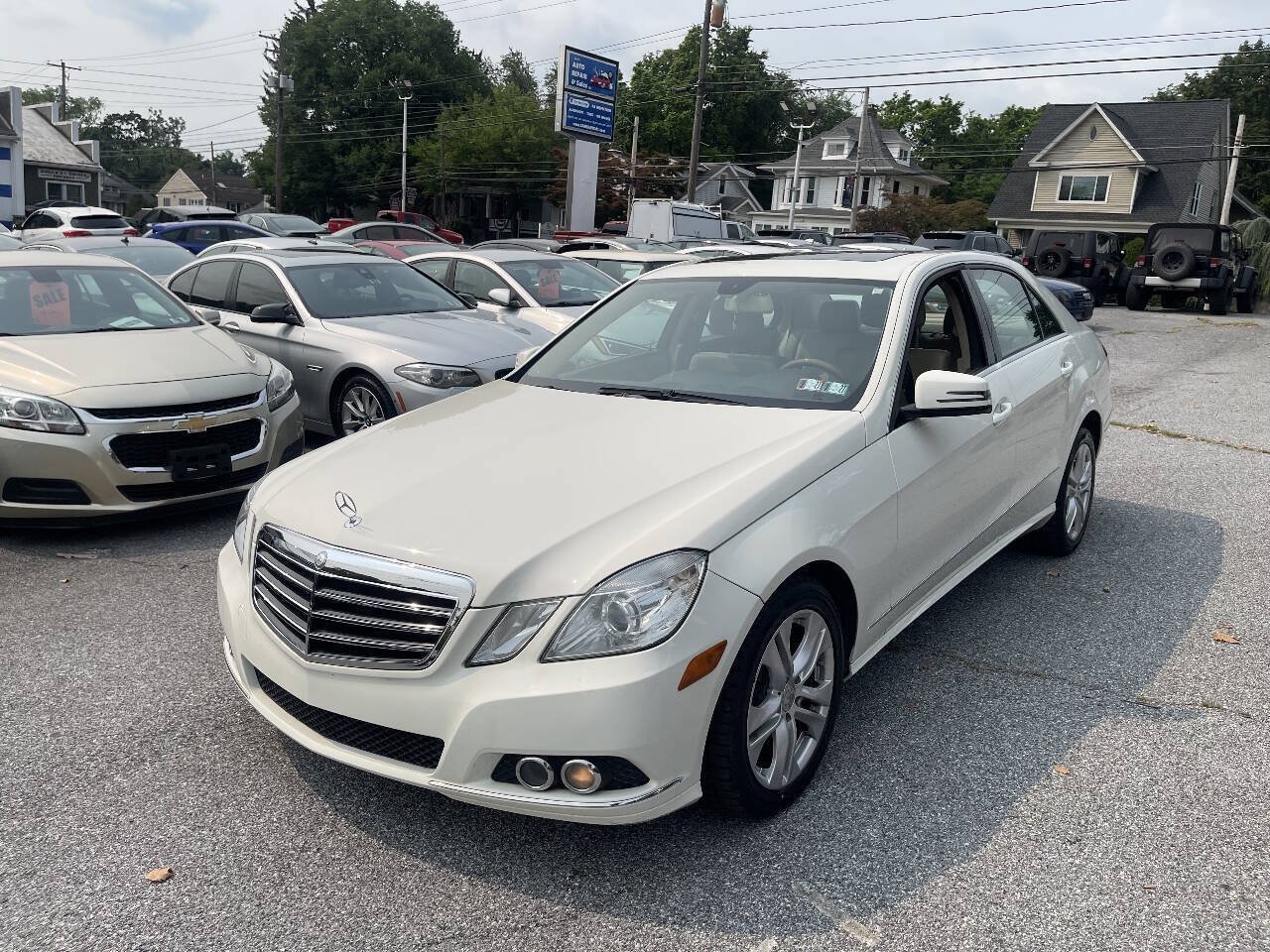 Used 2011 Mercedes-Benz E 350 4MATIC Sedan image 2