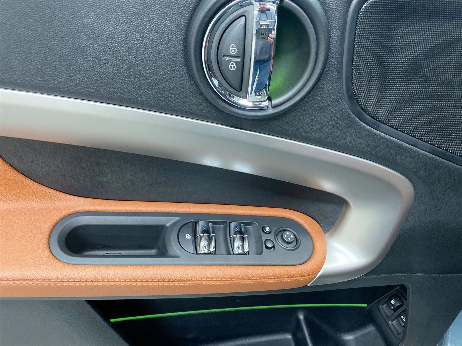 Used 2023 MINI Cooper Countryman SE w/ Storage Package image 19