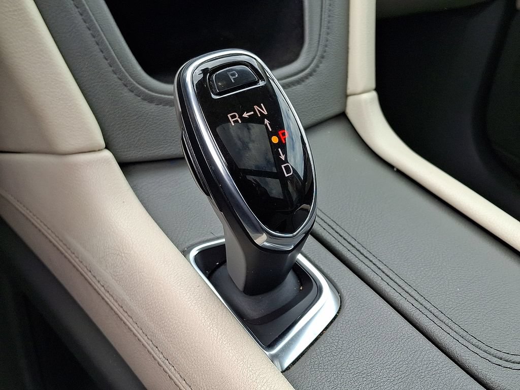 Used 2018 Cadillac XT5 Luxury w/ Driver Awareness Package AWD/4WD image 15