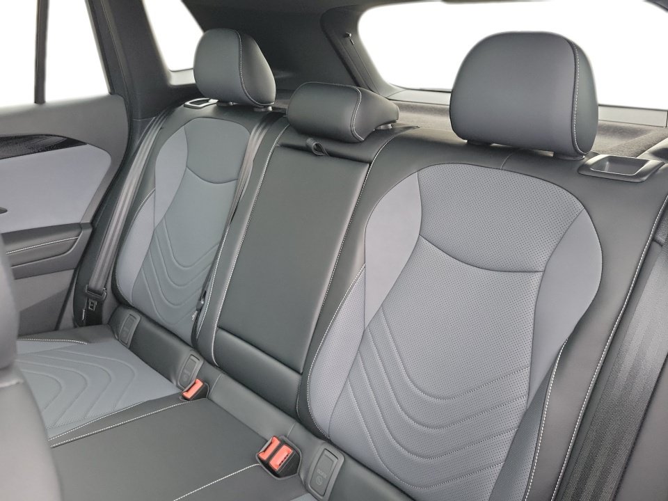 New 2026 Volkswagen Tiguan SE R-Line AWD/4WD image 11