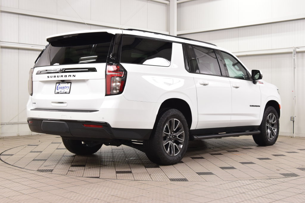 Used 2024 Chevrolet Suburban Z71 w/ Luxury Package AWD/4WD image 8