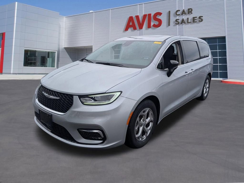 Used 2024 Chrysler Pacifica Limited