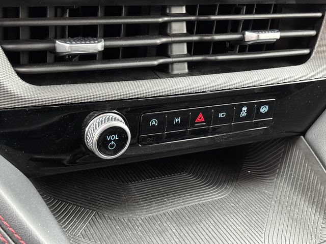 Used 2025 Ford Explorer ST-Line w/ ST-Line Street Pack AWD/4WD image 15