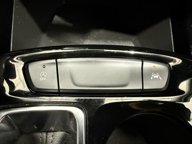 Used 2025 Chevrolet Trax LT FWD image 37