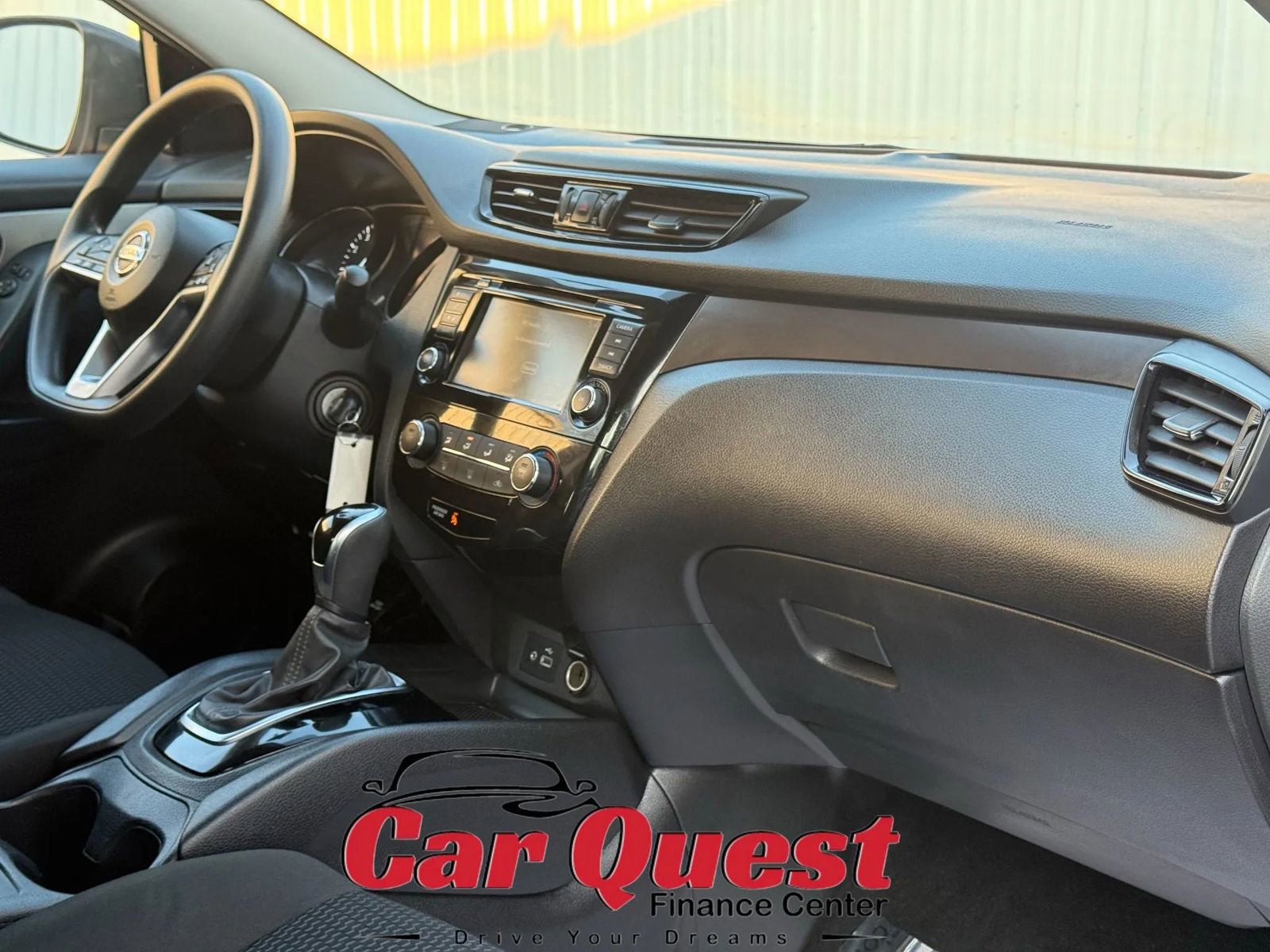 Used 2021 Nissan Rogue Sport S image 18