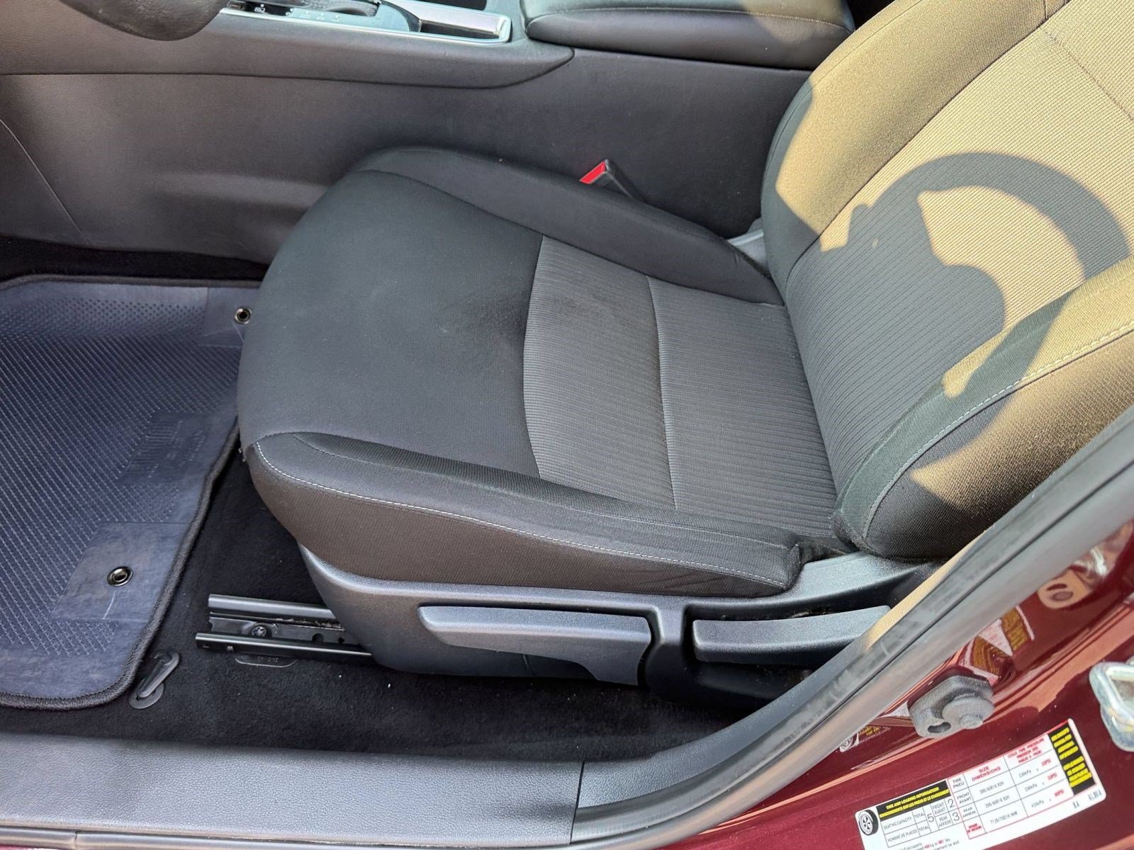 Used 2025 Nissan Sentra SV FWD image 18