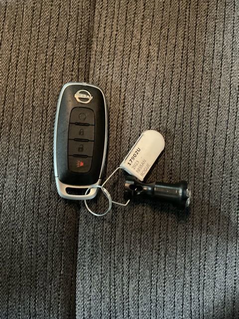 Used 2023 Nissan Rogue SV image 22