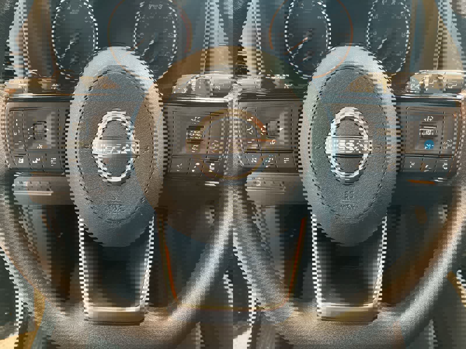 Used 2023 Nissan Rogue SV image 14