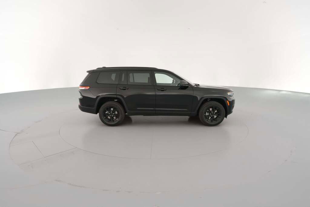 New 2025 Jeep Grand Cherokee L Laredo image 14