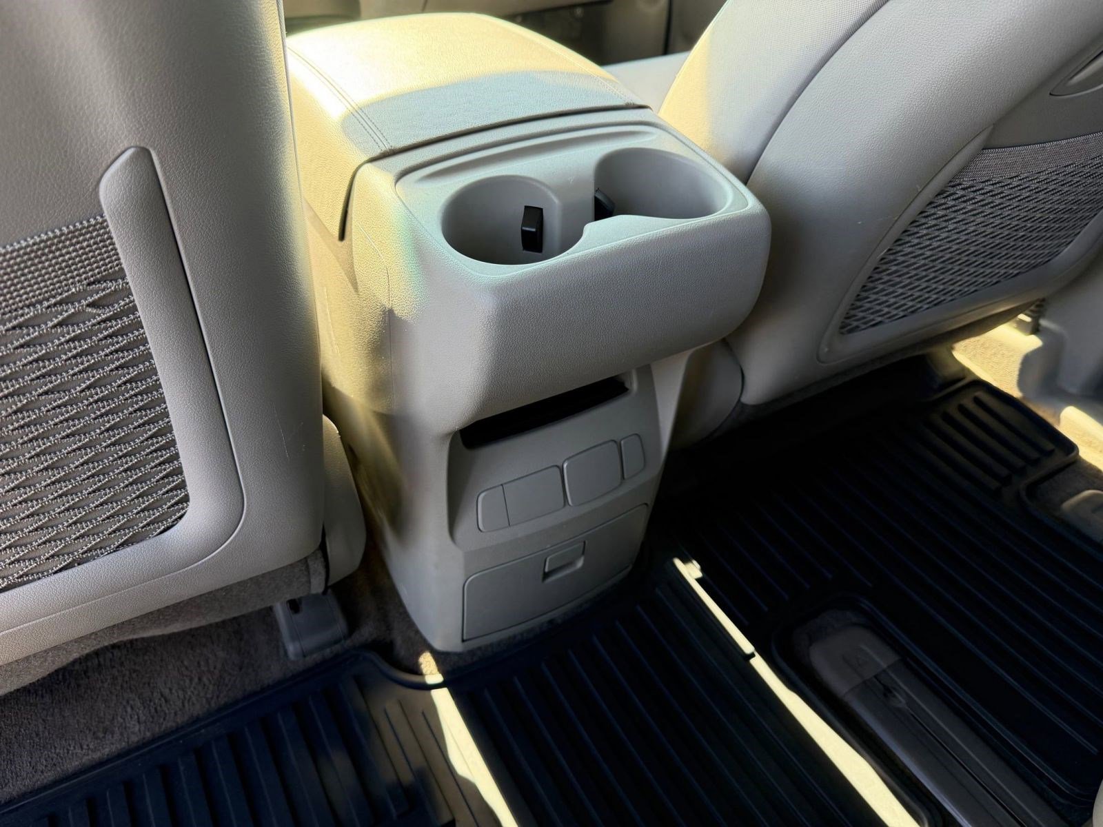 Used 2021 Kia Sedona LX FWD image 24