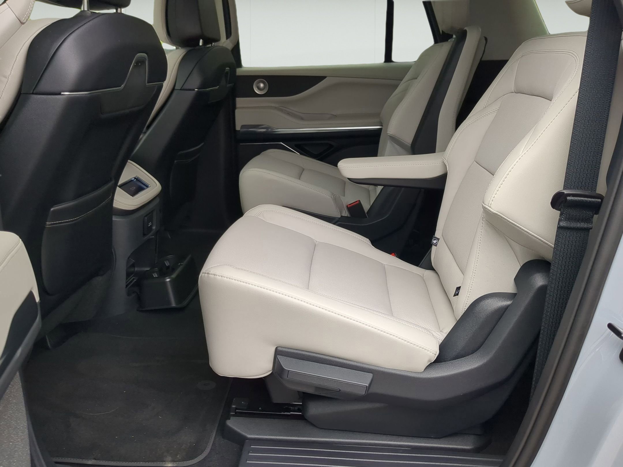 New 2026 Lincoln Navigator L Reserve AWD/4WD image 22