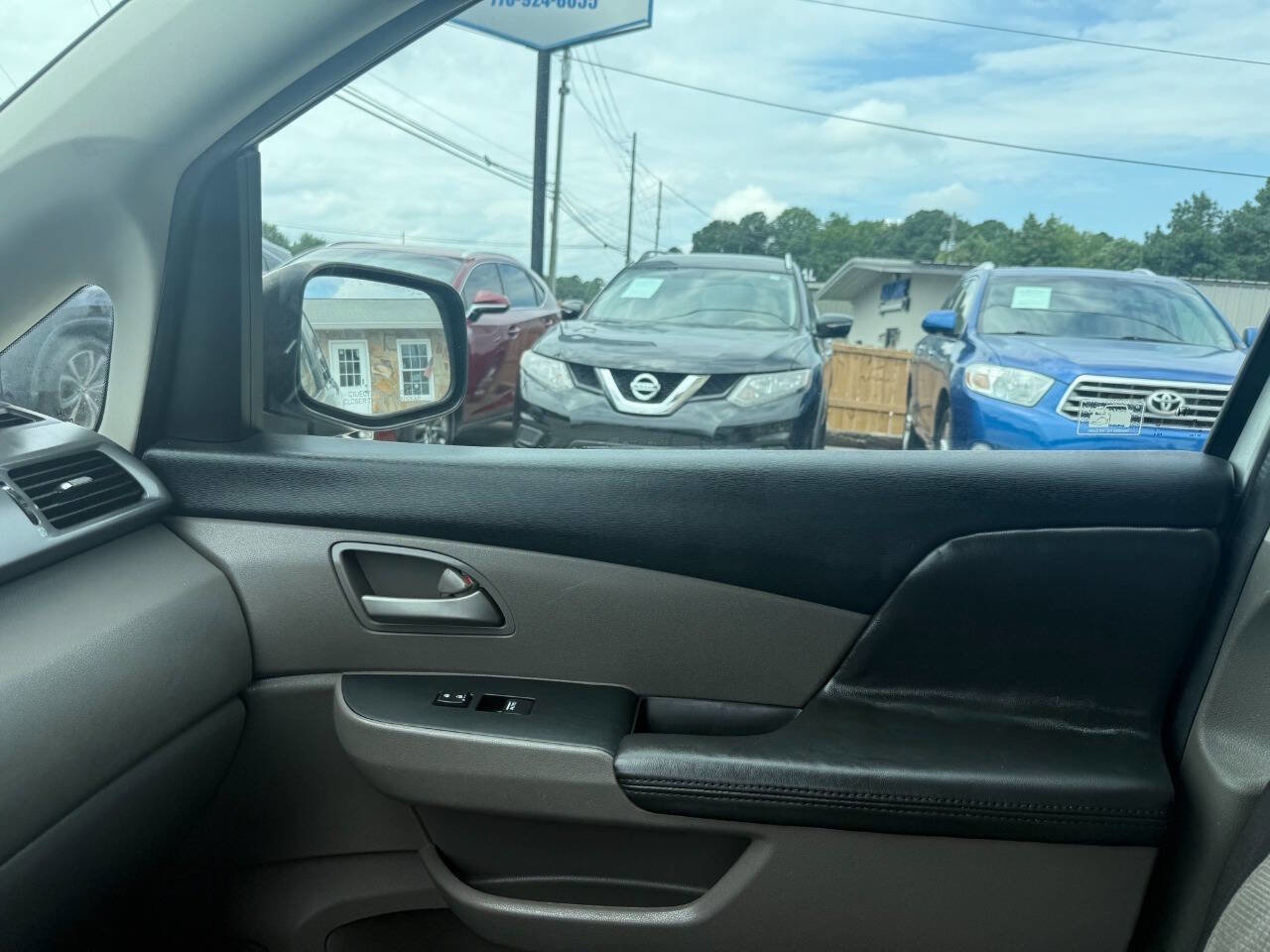 Used 2011 Honda Odyssey LX image 21