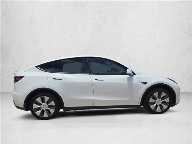 Used 2024 Tesla Model Y 2WD image 4