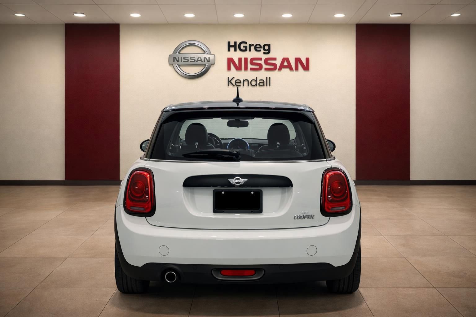 Used 2017 MINI Cooper 4-Door Hardtop FWD image 8
