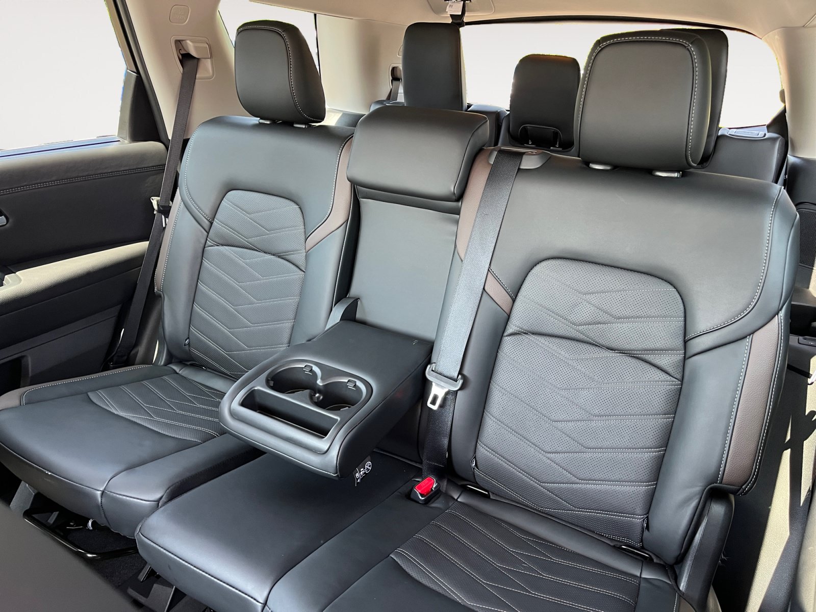 Used 2025 Nissan Pathfinder Platinum w/ Cargo Package FWD image 13
