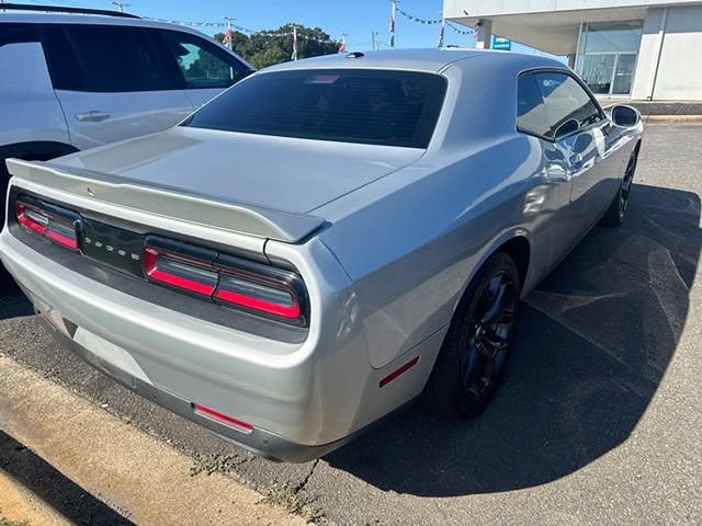 Used 2019 Dodge Challenger R/T w/ Driver Convenience Group RWD image 5