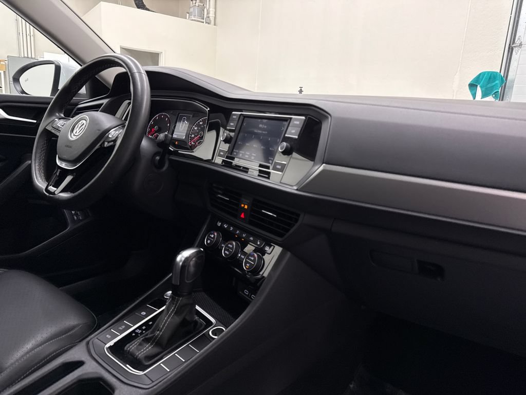 Used 2021 Volkswagen Jetta SE w/ SE Cold Weather Package FWD image 24