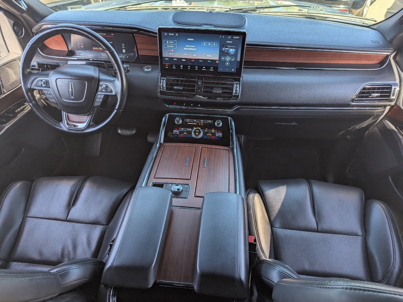 Used 2024 Lincoln Navigator L 4WD image 15