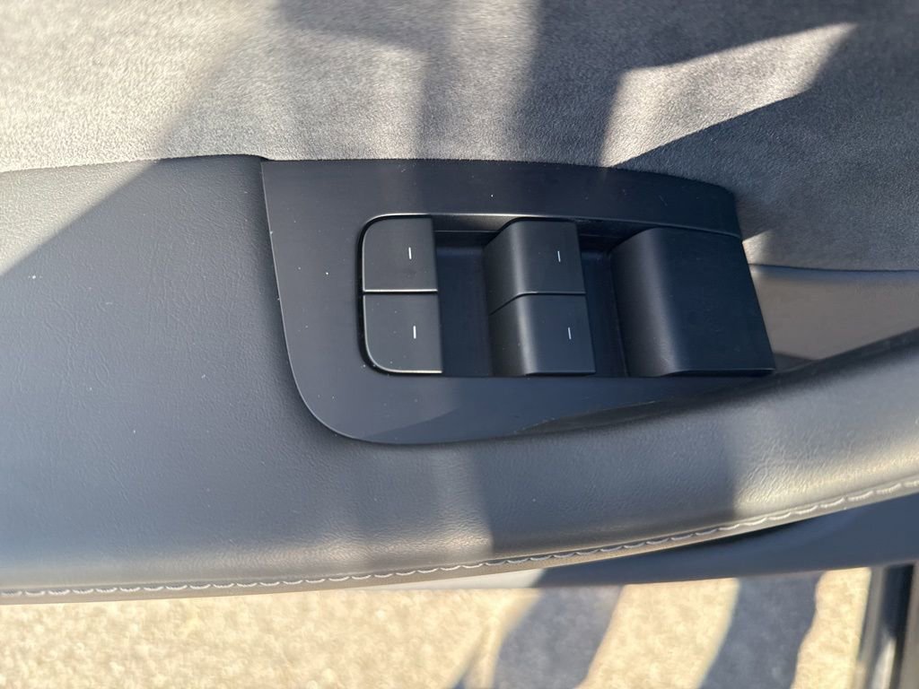 Used 2024 Tesla Model Y Long Range image 28