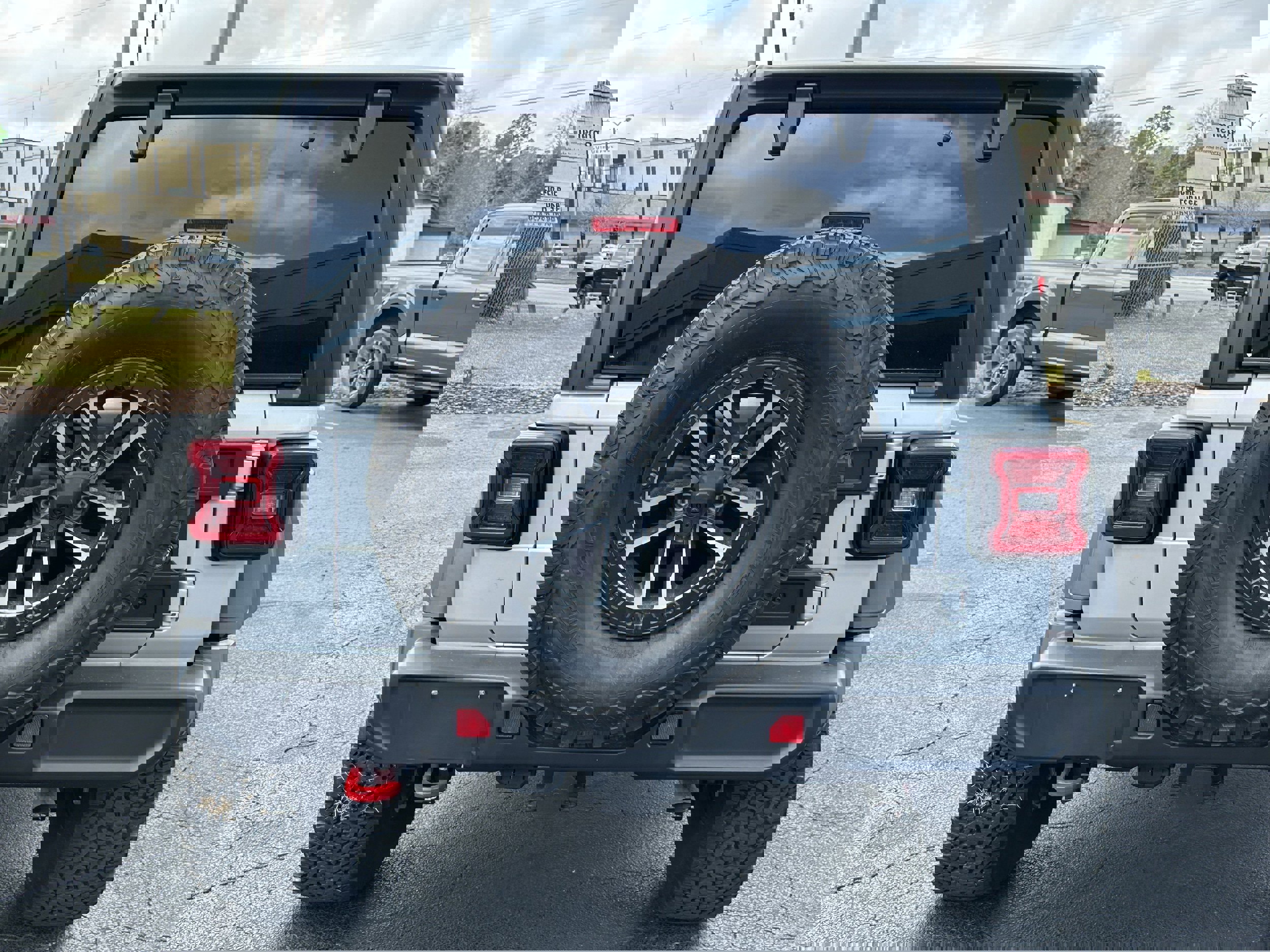 Used 2024 Jeep Wrangler Unlimited Rubicon w/ XTREMEE 35" Tire Package image 6