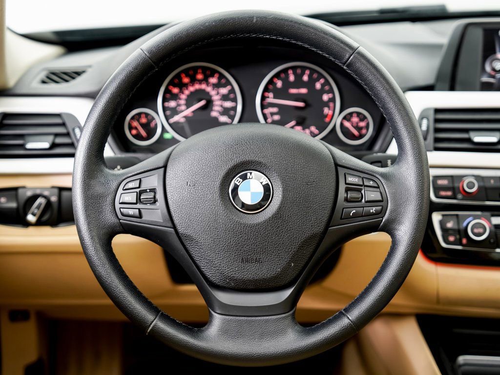 Used 2016 BMW 320i xDrive 320i xDrive image 12