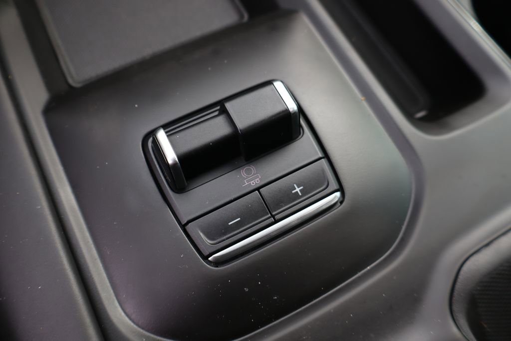 Used 2024 GMC Sierra 2500 AT4X image 30
