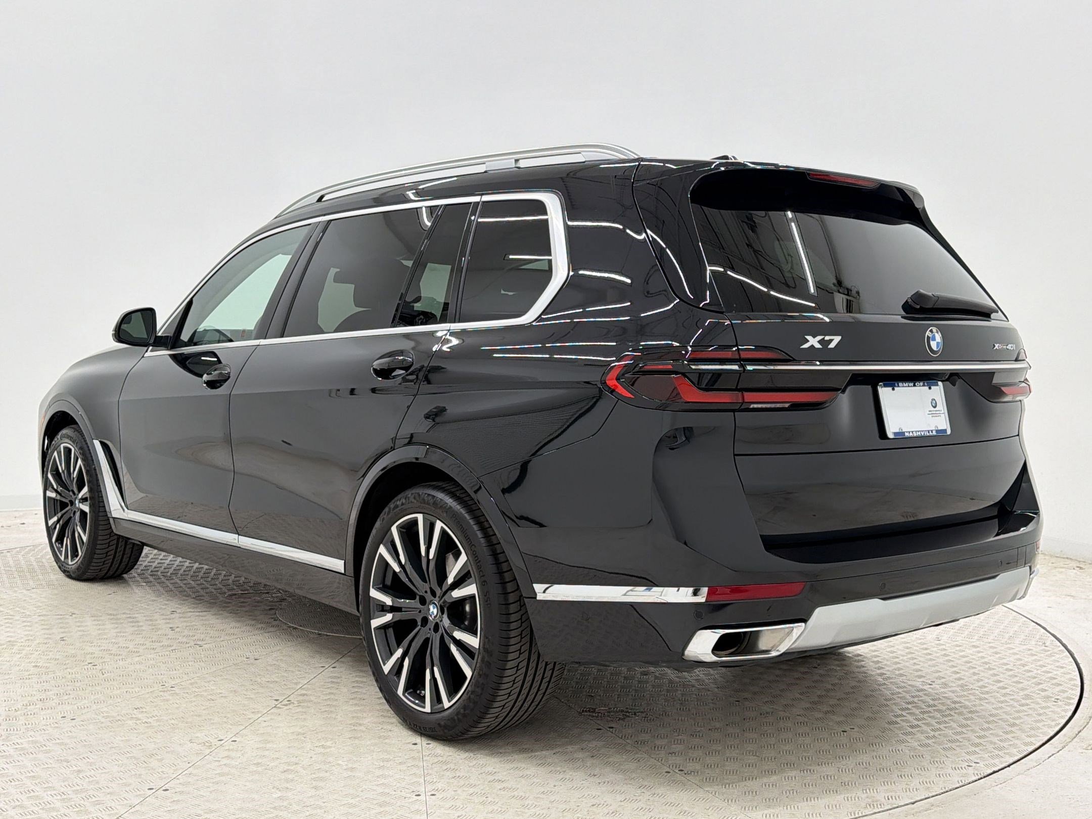 Certified 2024 BMW X7 xDrive40i w/ Premium Package AWD/4WD image 3