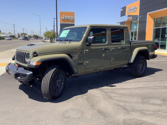 New 2025 Jeep Gladiator Sport AWD/4WD image 5