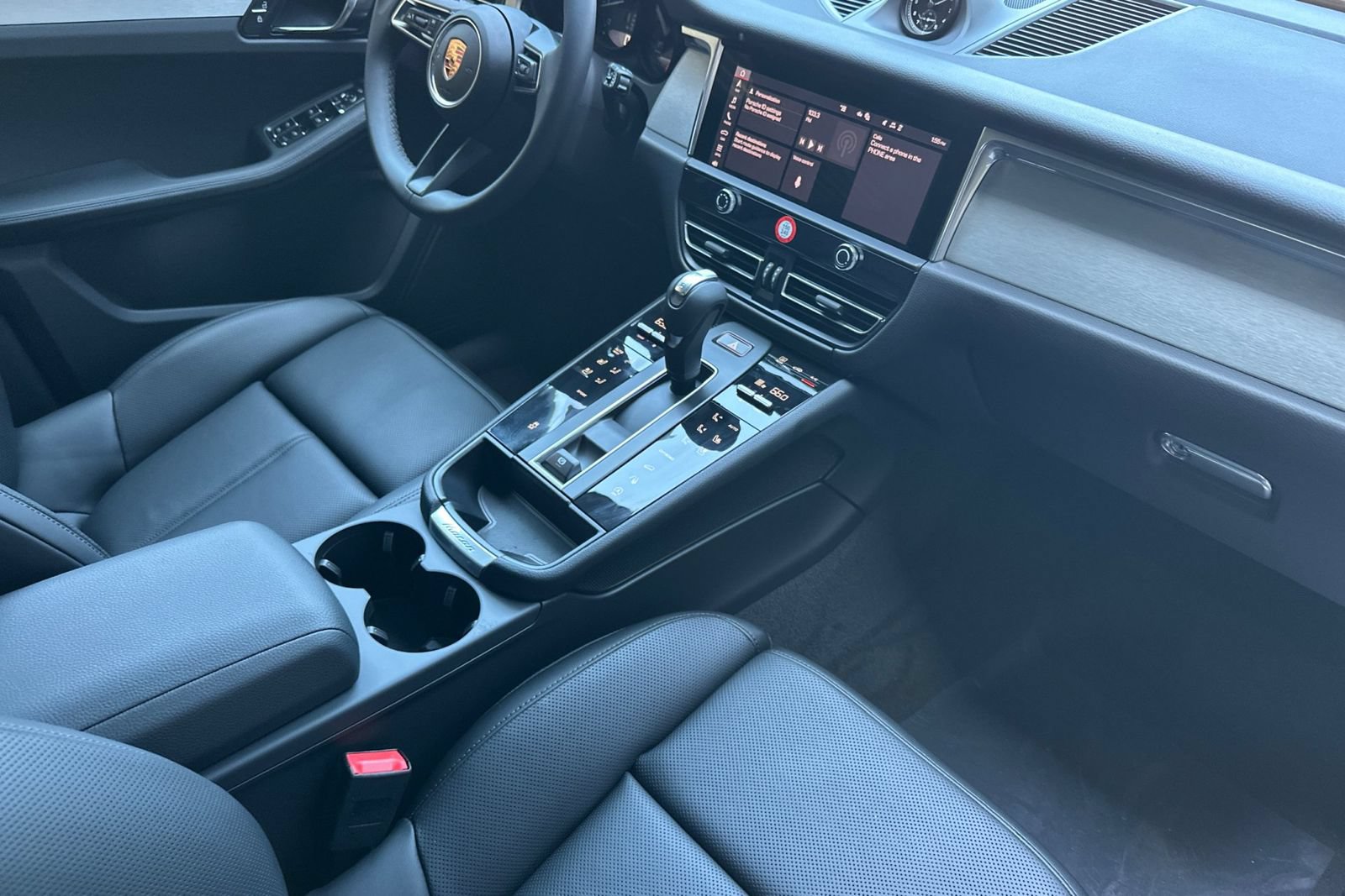New 2026 Porsche Macan AWD/4WD image 18