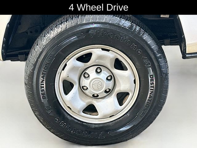 Used 2022 Toyota Tacoma SR image 6