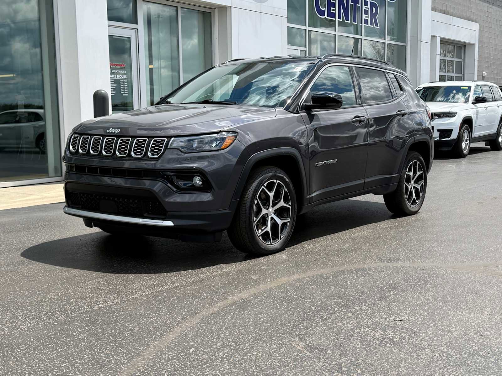Used 2024 Jeep Compass Limited AWD/4WD image 1