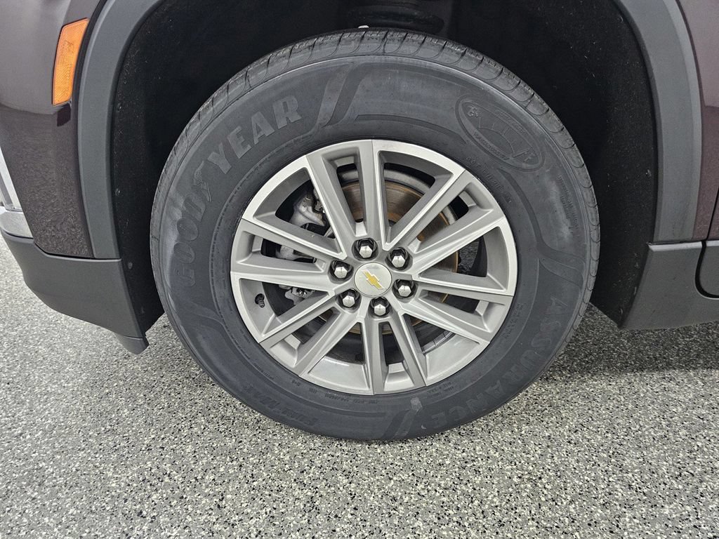 Used 2022 Chevrolet Traverse LT FWD image 9