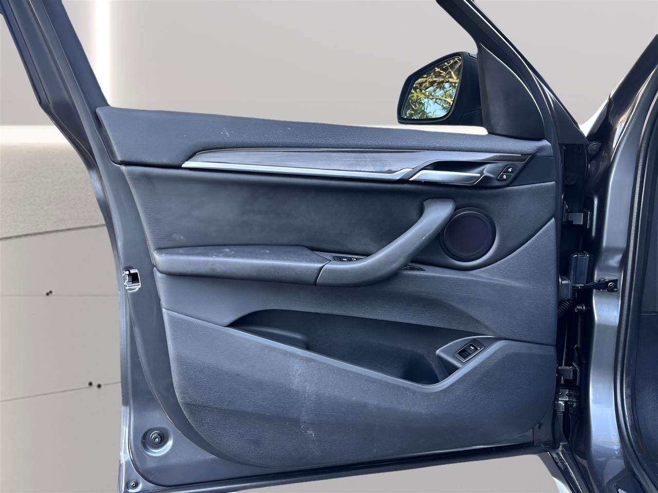 Used 2017 BMW X1 sDrive28i FWD image 16