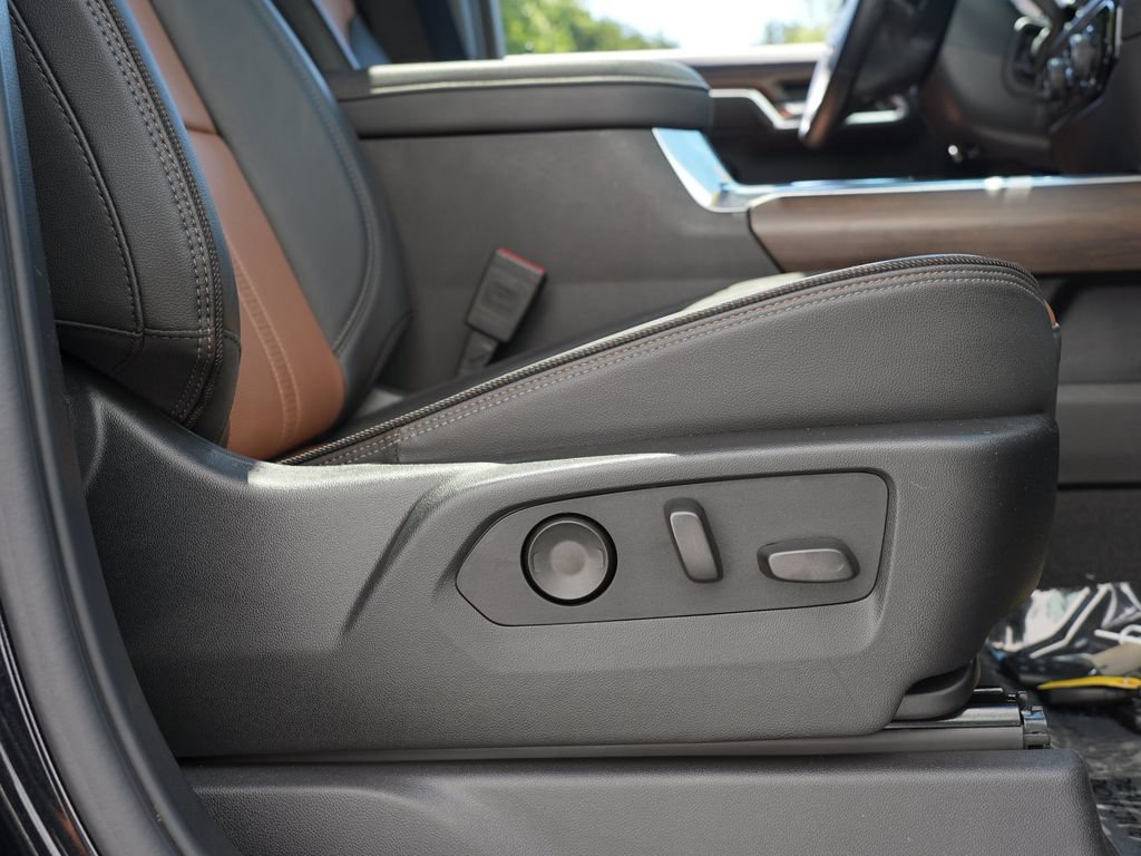 Certified 2025 Chevrolet Silverado 3500 High Country w/ High Country Premium Package AWD/4WD image 30