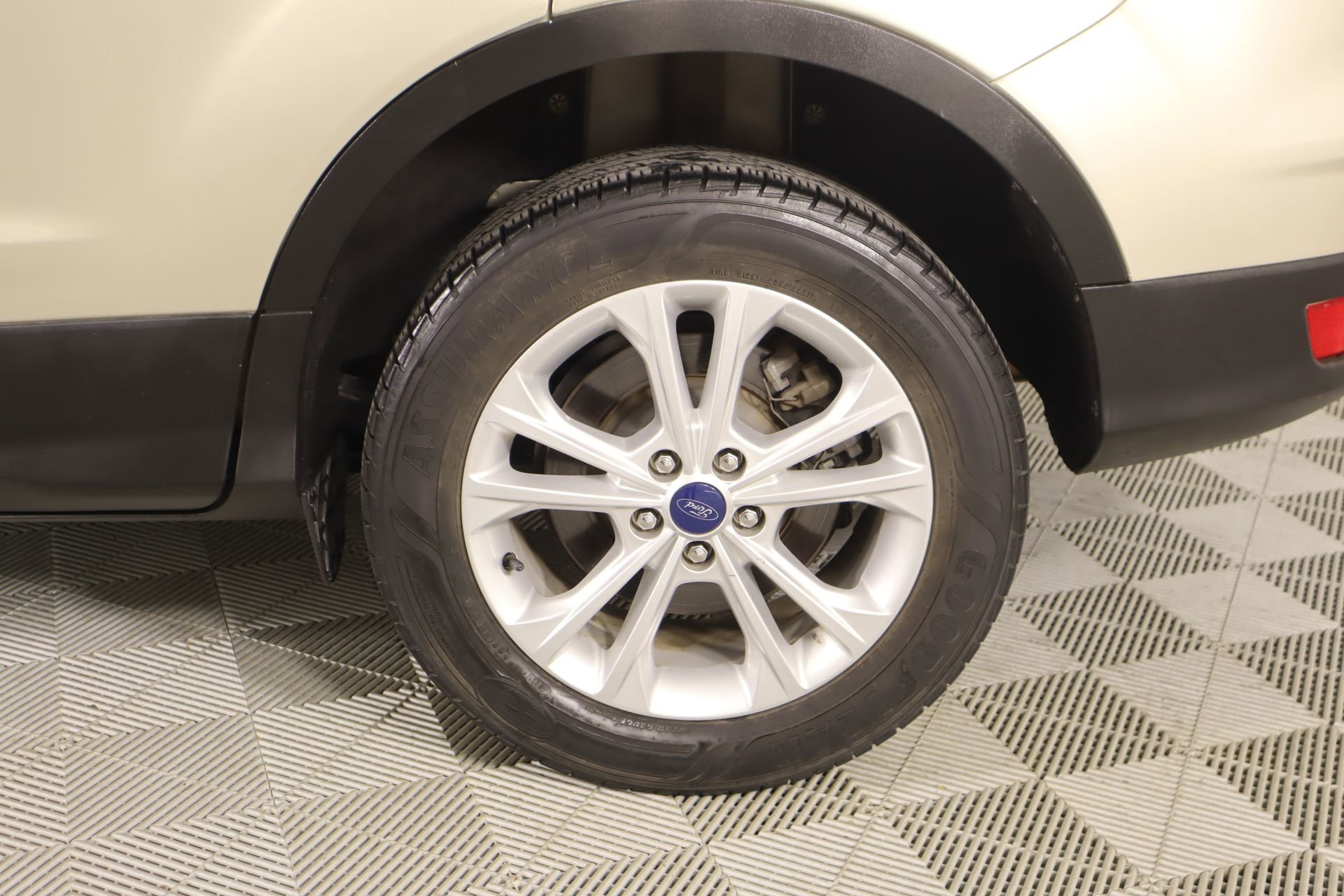 Used 2018 Ford Escape SEL image 18