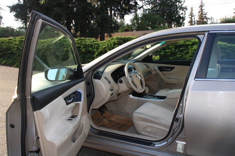 Used 2013 Nissan Altima 2.5 S FWD image 5