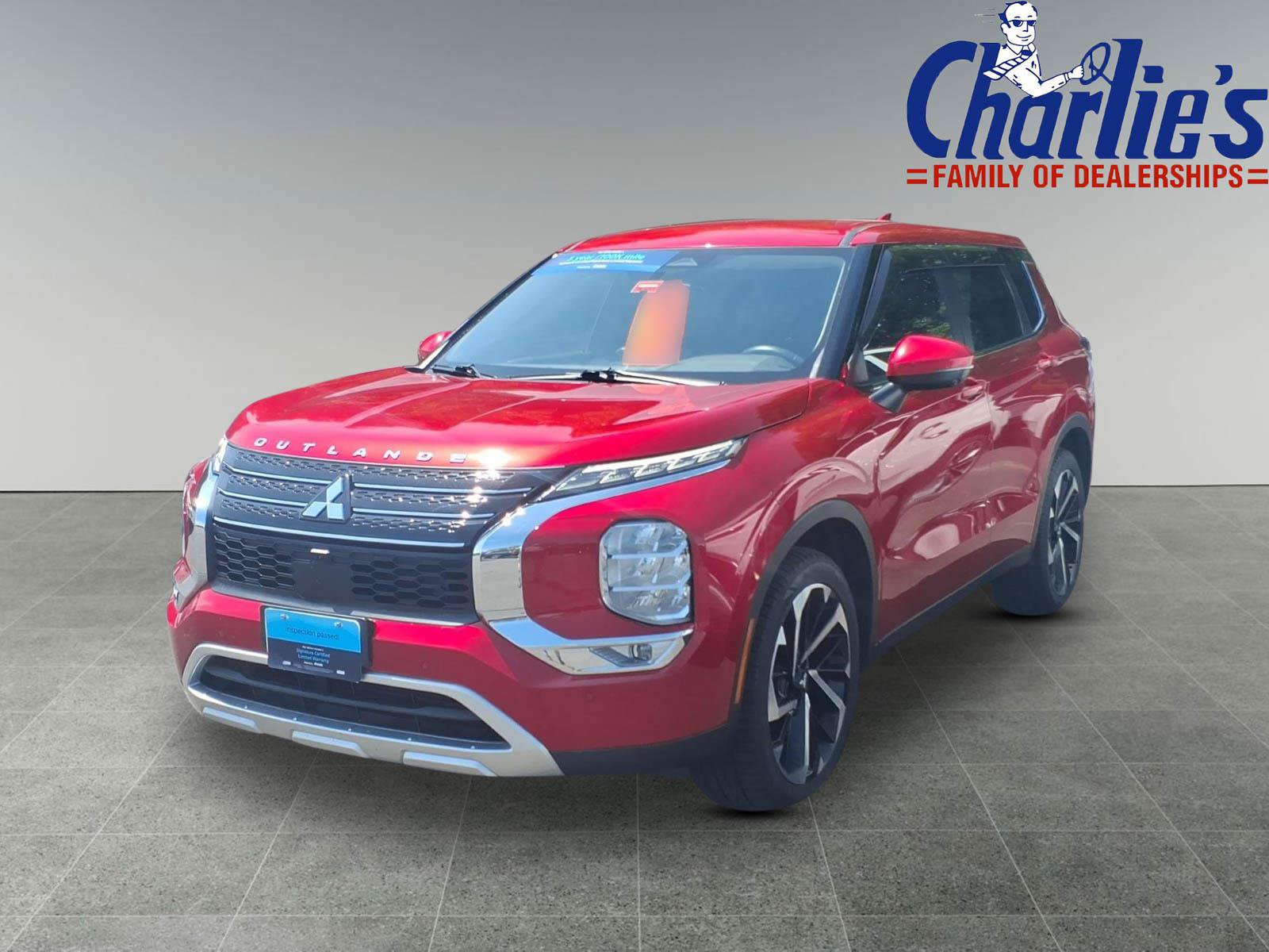 Used 2023 Mitsubishi Outlander SE AWD/4WD image 1