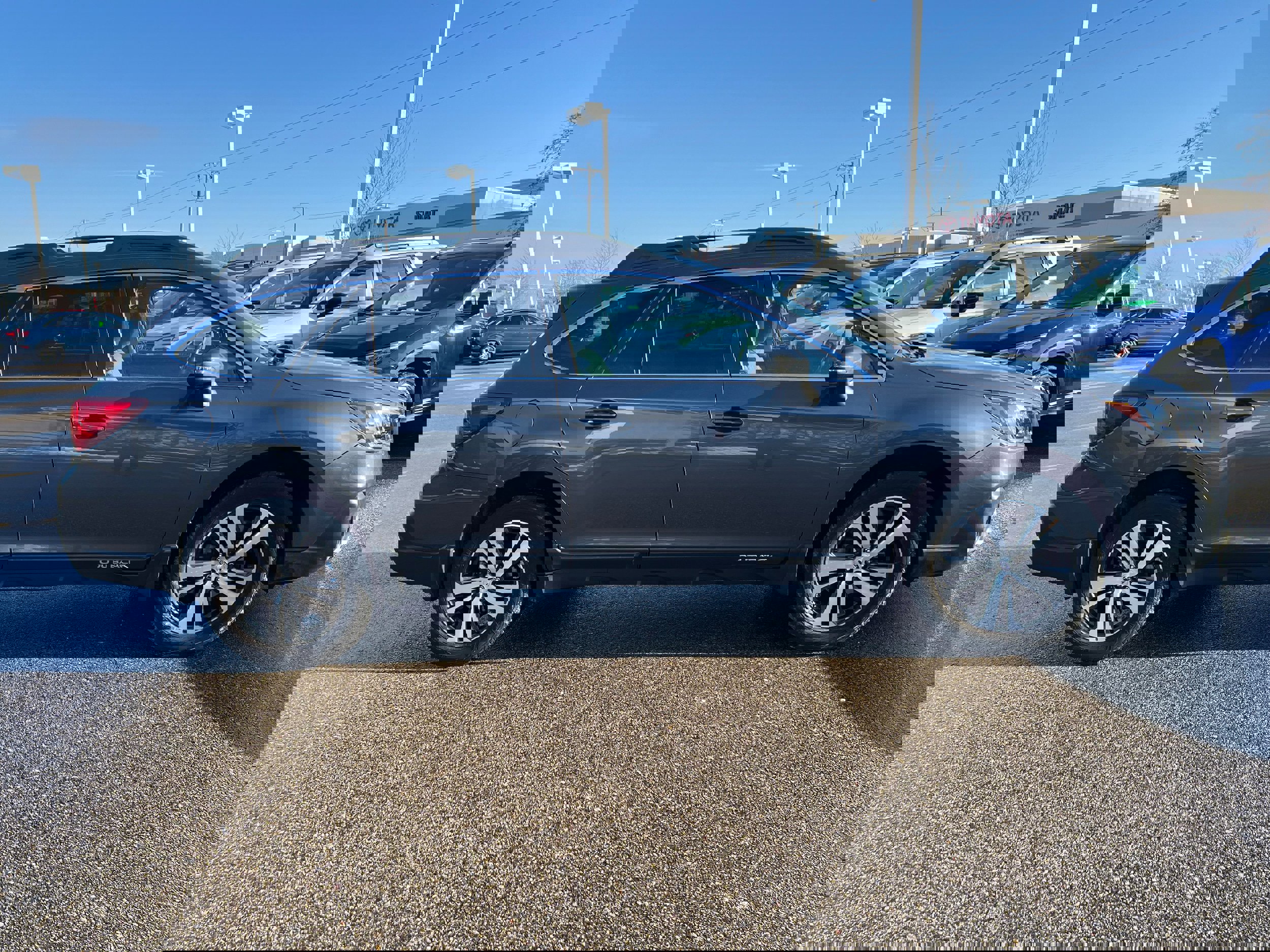 Used 2018 Subaru Outback 2.5i Limited w/ Popular Package #2 image 8