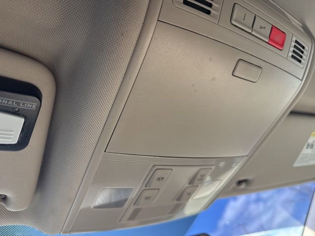 Used 2015 Volkswagen Golf S image 24