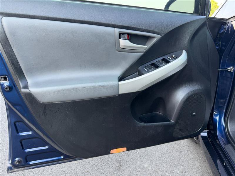 Used 2015 Toyota Prius Five w/ Advanced Technology Package FWD image 30