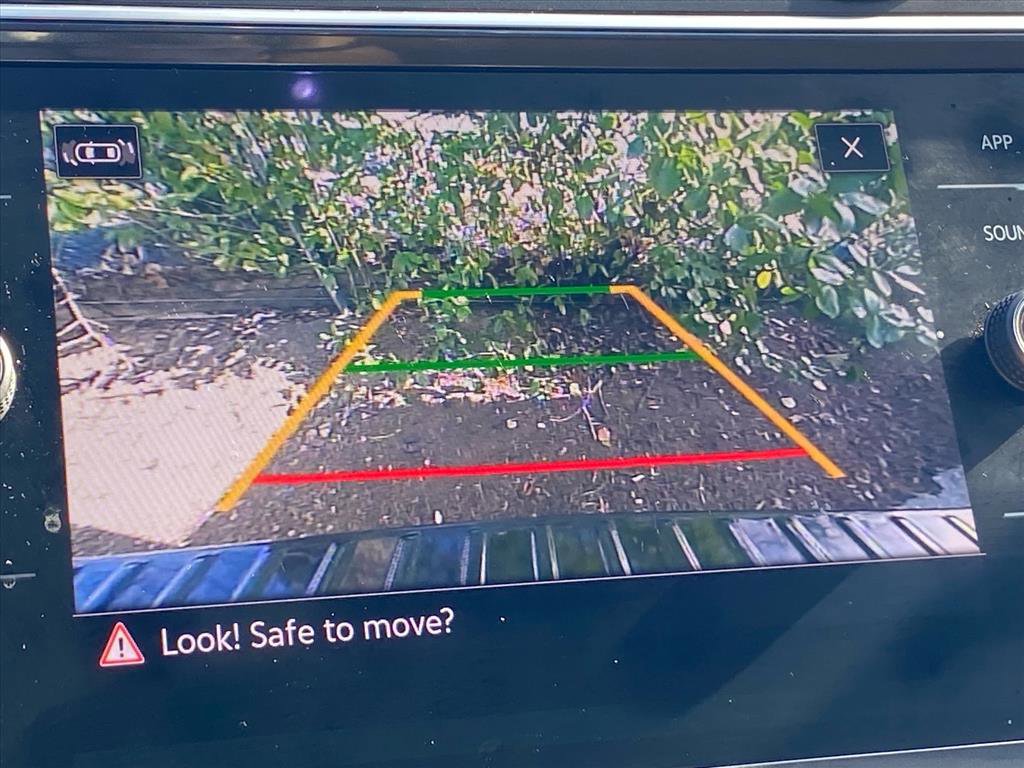 Certified 2023 Volkswagen Tiguan SE w/ Panoramic Sunroof Package image 14