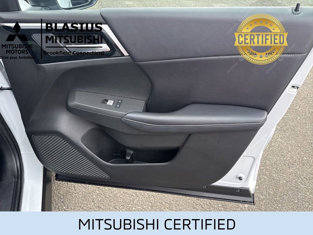 Used 2024 Mitsubishi Outlander 4WD Plug-In Hybrid image 13